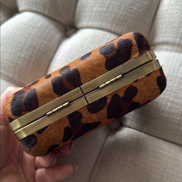 Leopard Print Clutch - Picture 3 of 6